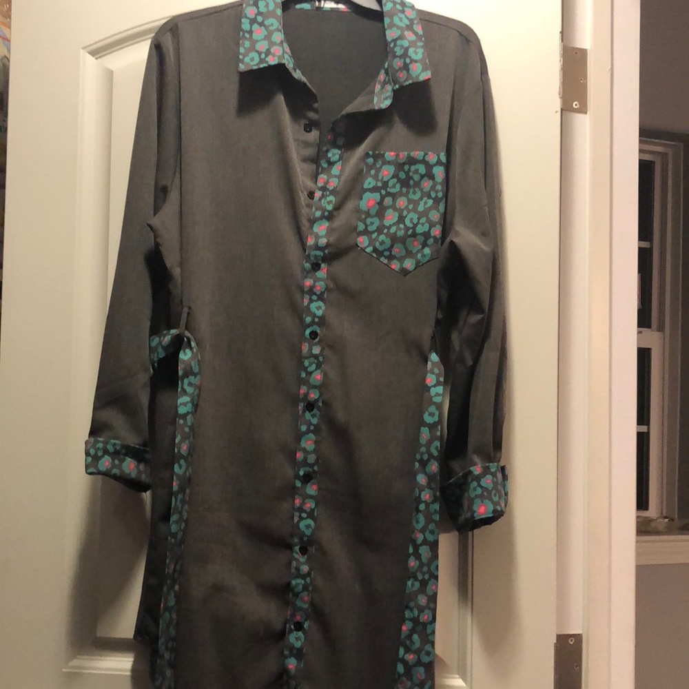 Boutique beauty. Never worn!!